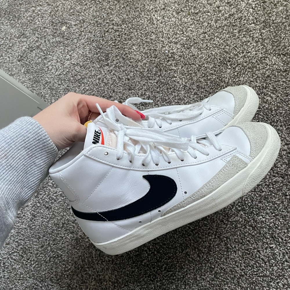 Nike blazers 77s